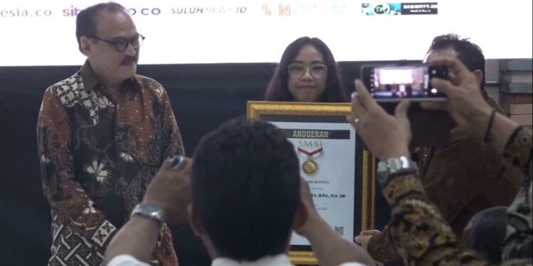 Budayawan Erros Djarot: Enggak usah merengek-rengek ke Kemenkominfo